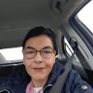 Meet your Posher, Claudia